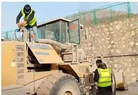 非道路移动机械的尾气排放超标怎么办?关键在于定期检测与有效治理