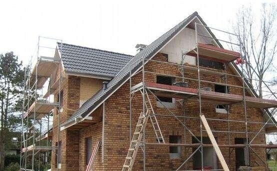  农村自建房是砖混好还是轻钢结构好？