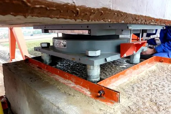 桥梁支座需要第三方检测吗?——全面解析第三方检测在桥梁支座质量控制中的关键作用