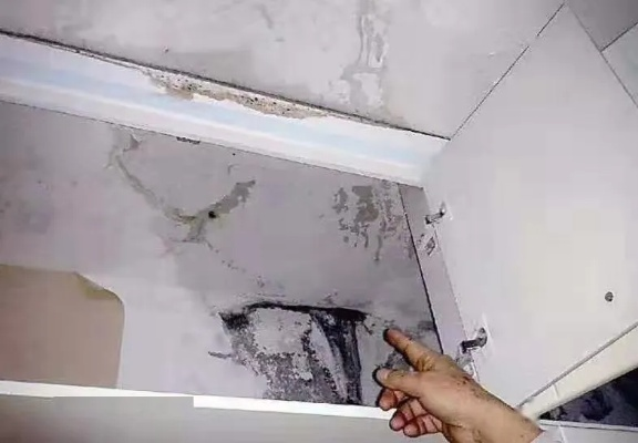 房屋下雨漏水物业不管怎么办？房屋漏水问题全解析