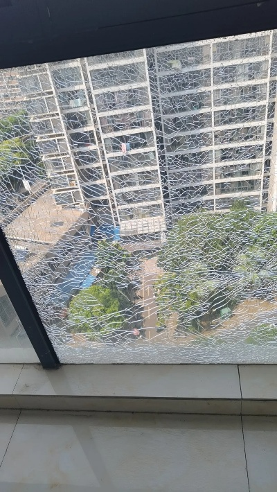  房屋玻璃自爆谁的责任？——多方主体责任界定全解析