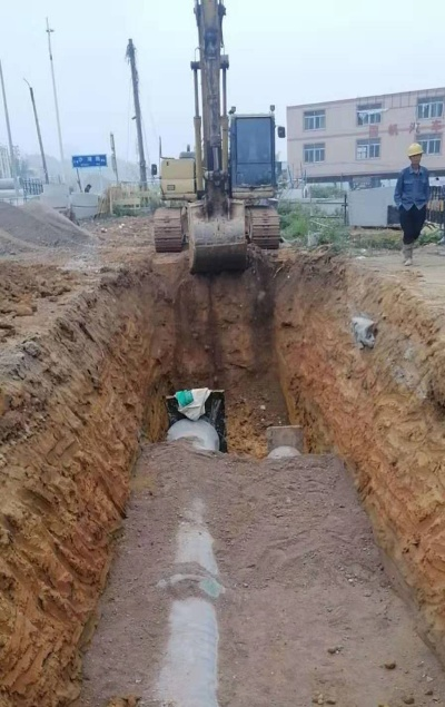市政管网工程现场全解析:从沟槽开挖到管线回填的完整流程