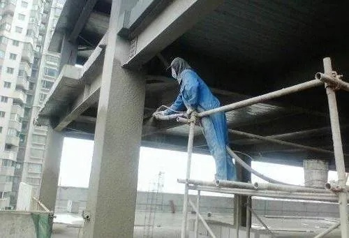 钢结构防火涂料施工存在哪些常见问题？施工流程与验收标准详解