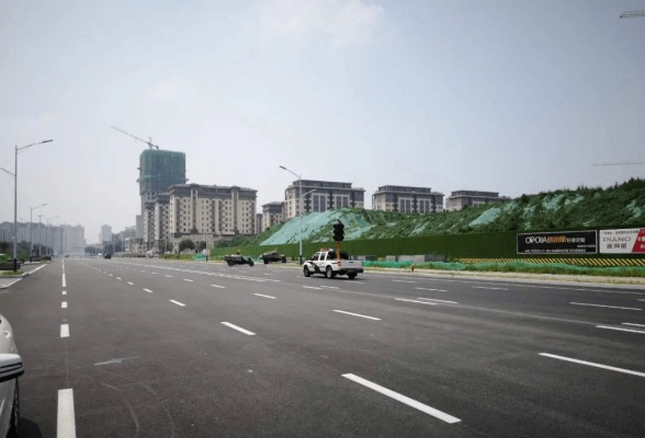  华章街与龙湖大街工程进度如何？探秘重点路网建设实况