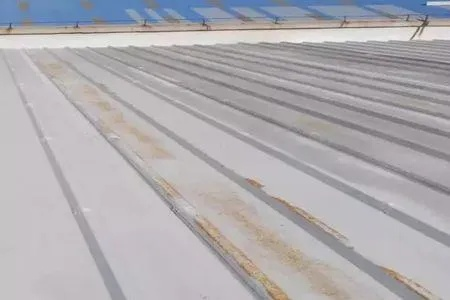  钢结构油漆开裂是什么原因造成的？材料、施工与环境因素的综合影响