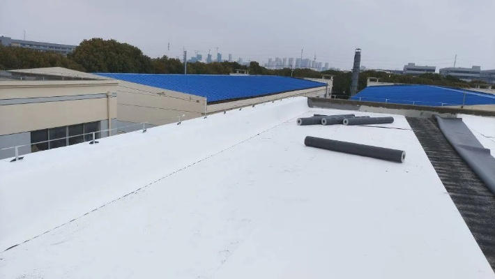  钢结构屋面TPO防水技术可靠吗？堪称工业厂房屋面防水的长效解决方案