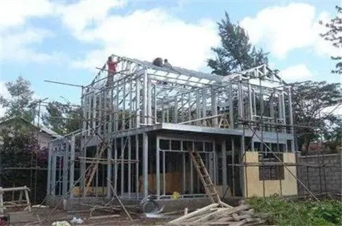  10万农村钢结构房值得建吗？全方位解析造价、施工与案例