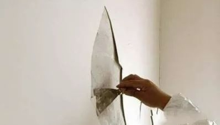 房屋空鼓怎么处理？全面解析原因、危害与修复步骤