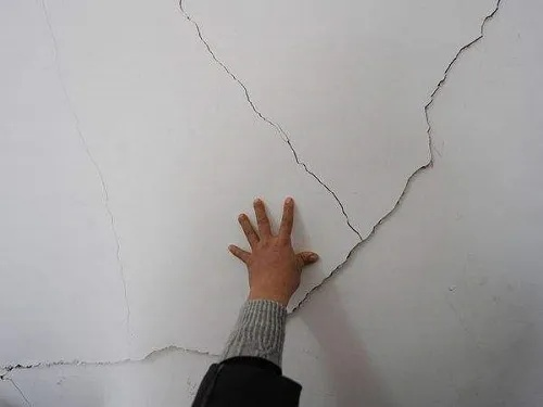  房屋裂缝属于危房吗？详解裂缝鉴定标准与方法