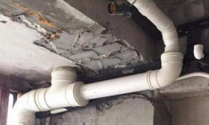 房屋内公共管道漏水该谁负责？公共管道漏水责任如何划分？