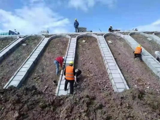  高速护坡工程怎么做？从设计施工到养护的全面指南