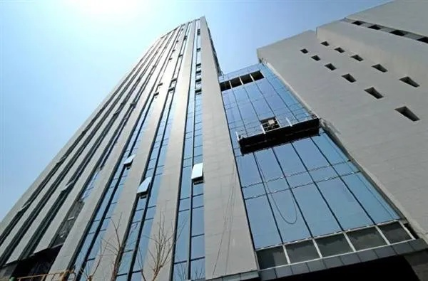 铝板幕墙检测项目有哪些？完整的质量控制指南