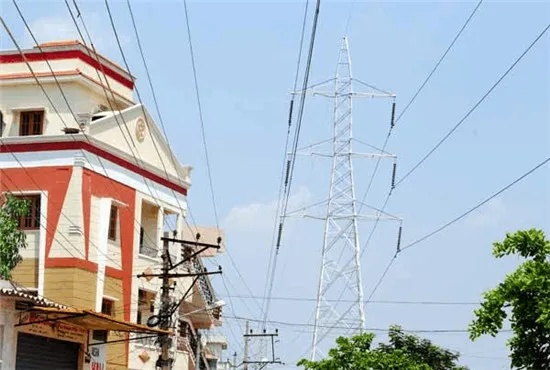  高压线离房屋太近怎么办？建筑安全检测指南