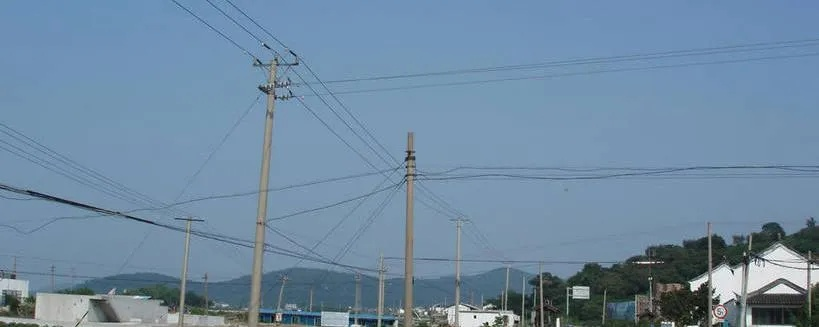  农村电线离房屋几米有规定吗？电压等级决定安全距离