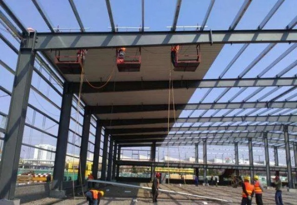 10米跨度钢结构梁如何保障建筑安全？——从设计验算到现场检测全流程剖析