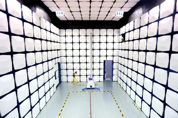  电磁兼容实验室如何守护医疗器械安全？广西首座十米法实验室全面解析