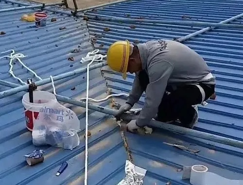 钢结构打瓦视频解析：如何避免漏水隐患？揭秘四大核心工艺