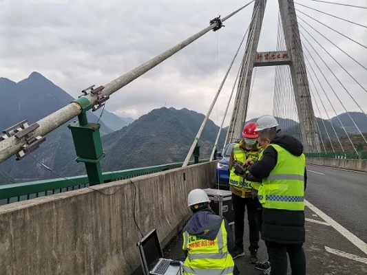 桥梁智能检测系统:如何实现从“被动检修”到“主动预警”的跨越?