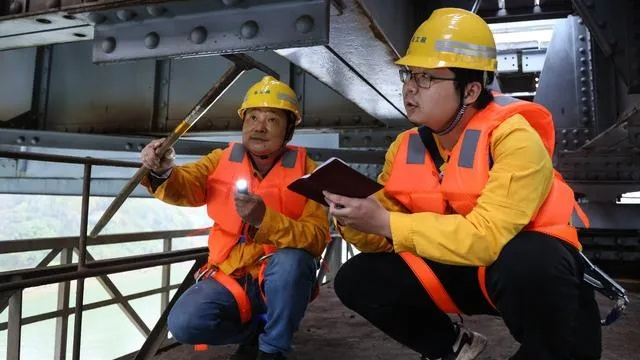 桥梁检测师值钱吗？——技术与责任双轮驱动的黄金职业