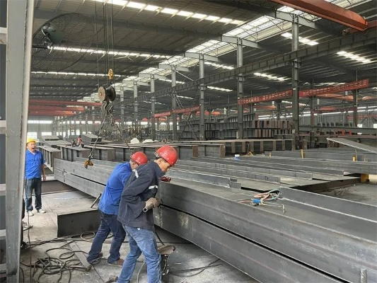  钢结构制作安装常见问题解析——从材料检验到工程验收的全流程把控