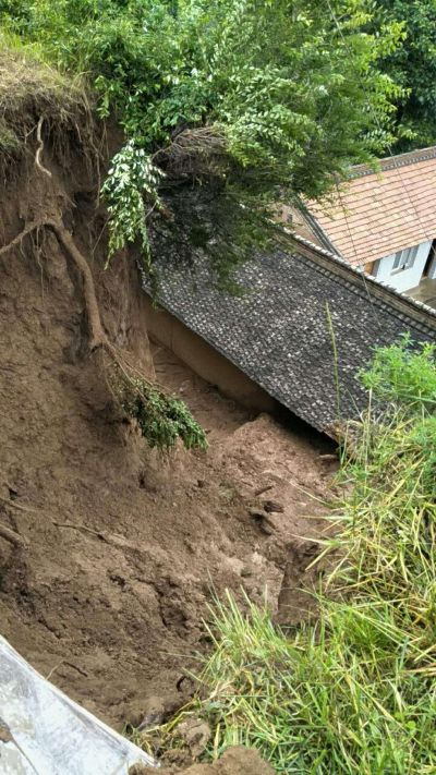  农村房屋下雨塌陷怎么办？从应急处理到科学重建全解析