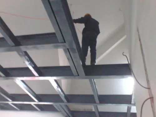  复式房钢结构隔层安全吗？全面解析设计与检测要点