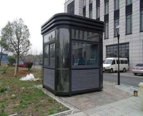  武汉钢结构岗亭是临时建筑吗？解析其定位与技术要求